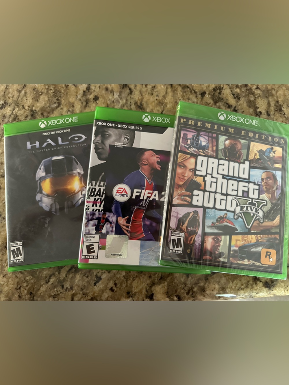 Xbox One Game Lot - Grand Theft Auto V, FIFA, Halo